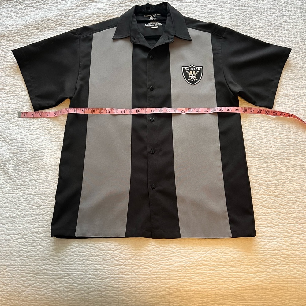 LAS VEGAS RAIDERS Bowling Shirt Size Medium Never Worn